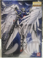 MG 1/100 Wing Gundam Zero Custom Plastic Model